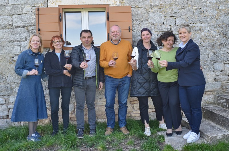 VZ ocjenjivanje Bale -komisija i org _ N.Levičnik, V.Marmor, K.Damijanić, B. Gaberšek, K.Peršurić, M.Vukelić, K. R.Perdec_800x529