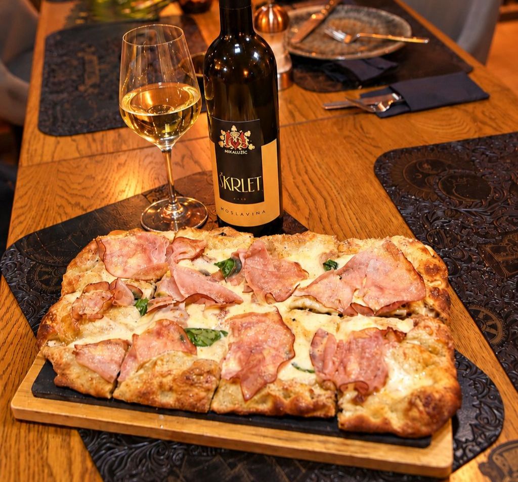 Pala Romana by Domagoj Kralj i Škrlet vinarije Miklaužić